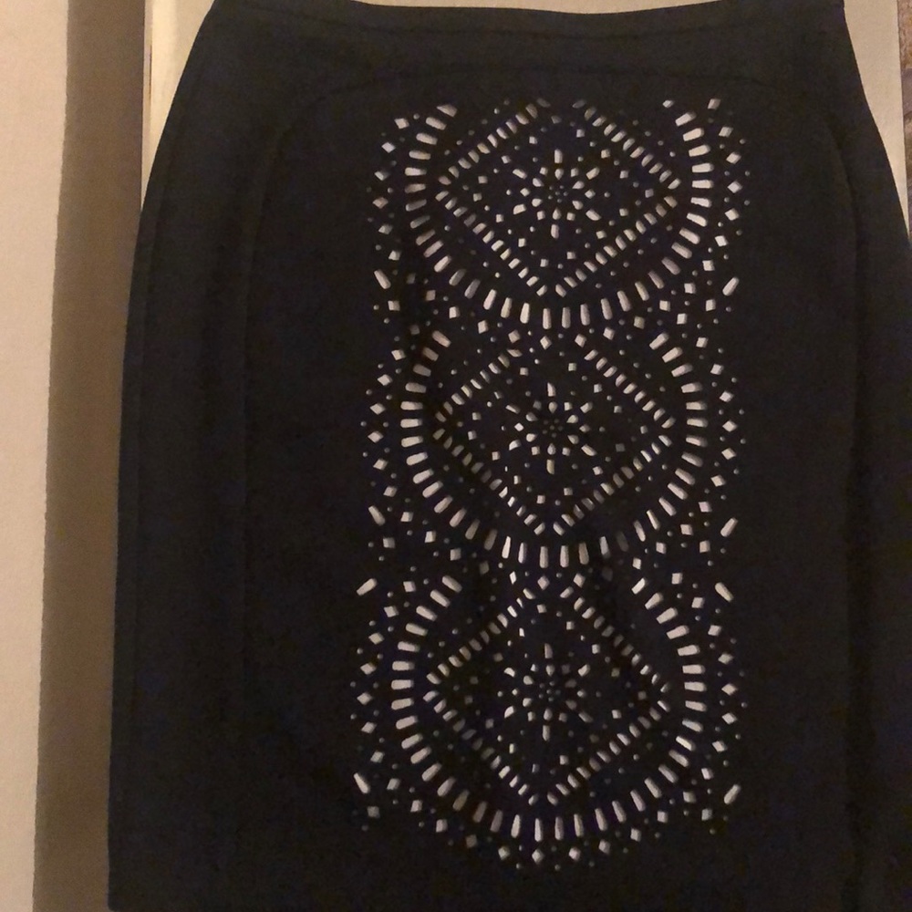 Women’s black/white appliqué skirt